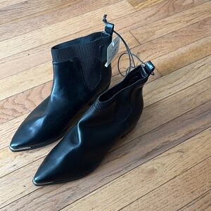 Elegant Black Ankle Boots Sz 7.5 new beautiful